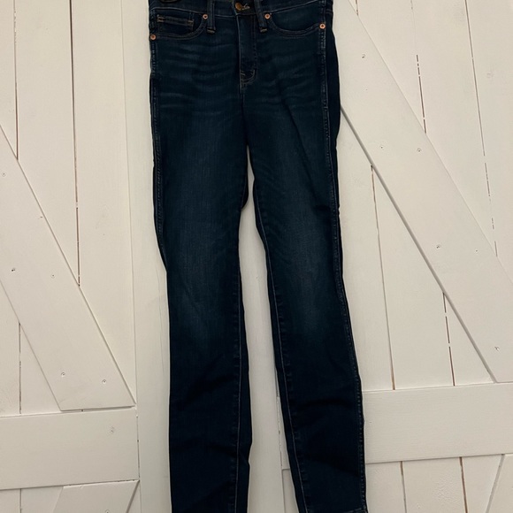 Madewell Jeans
10” High-Rise Skinny
Size 25
Color: Blue - Picture 1 of 6
